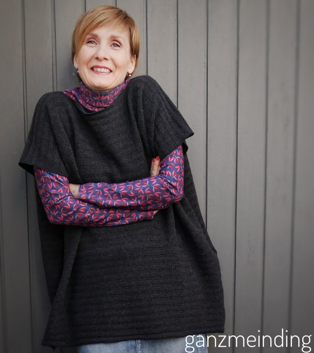 Poncho Victoria Swafing 01 ganzmeinding