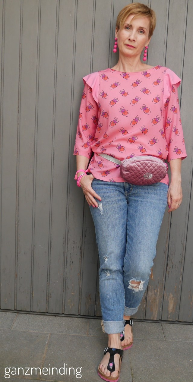 ganzmeinding: Frau Smilla Hedi näht Hamburger Liebe Gürteltasche 01