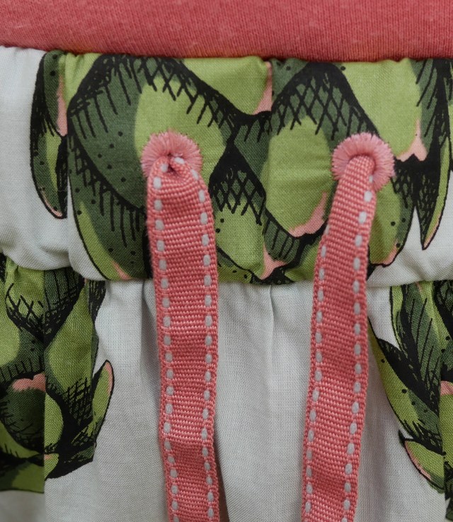 Artischockenrock See you at six, ganzmeinding, Lochstickeinrichtung Bernina 03