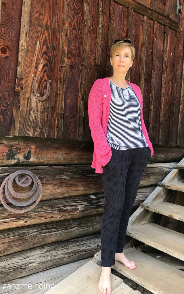 Cooler Colorado Cardigan We are Knitters, Frau Paula von Hedi näht, Shirt Odette la Maison Victor, genäht von ganzmeinding 02