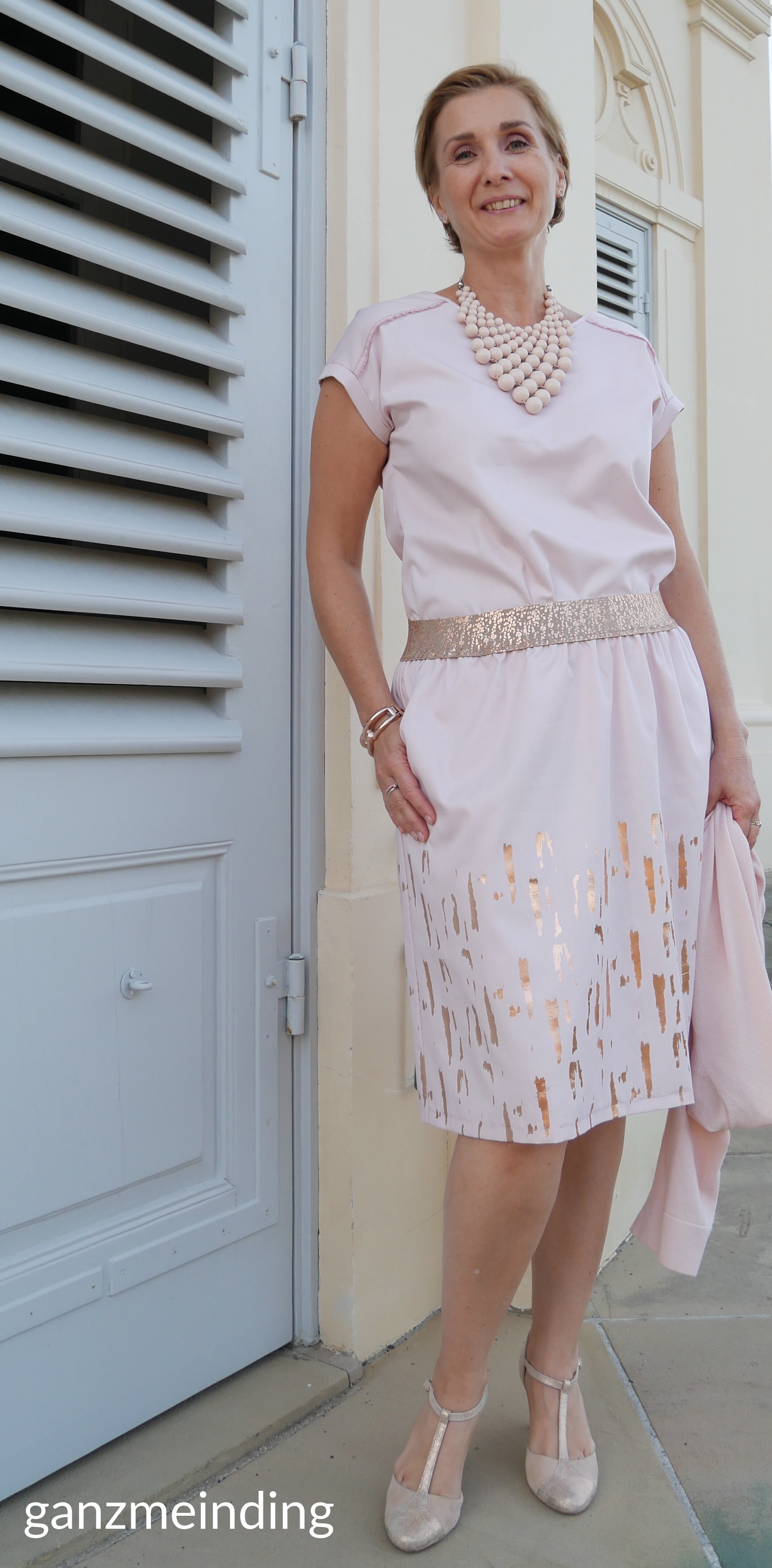 ganzmeinding: Lotte Martens Lilia Hedi näht Sommerbluse Leni pepunkt 01