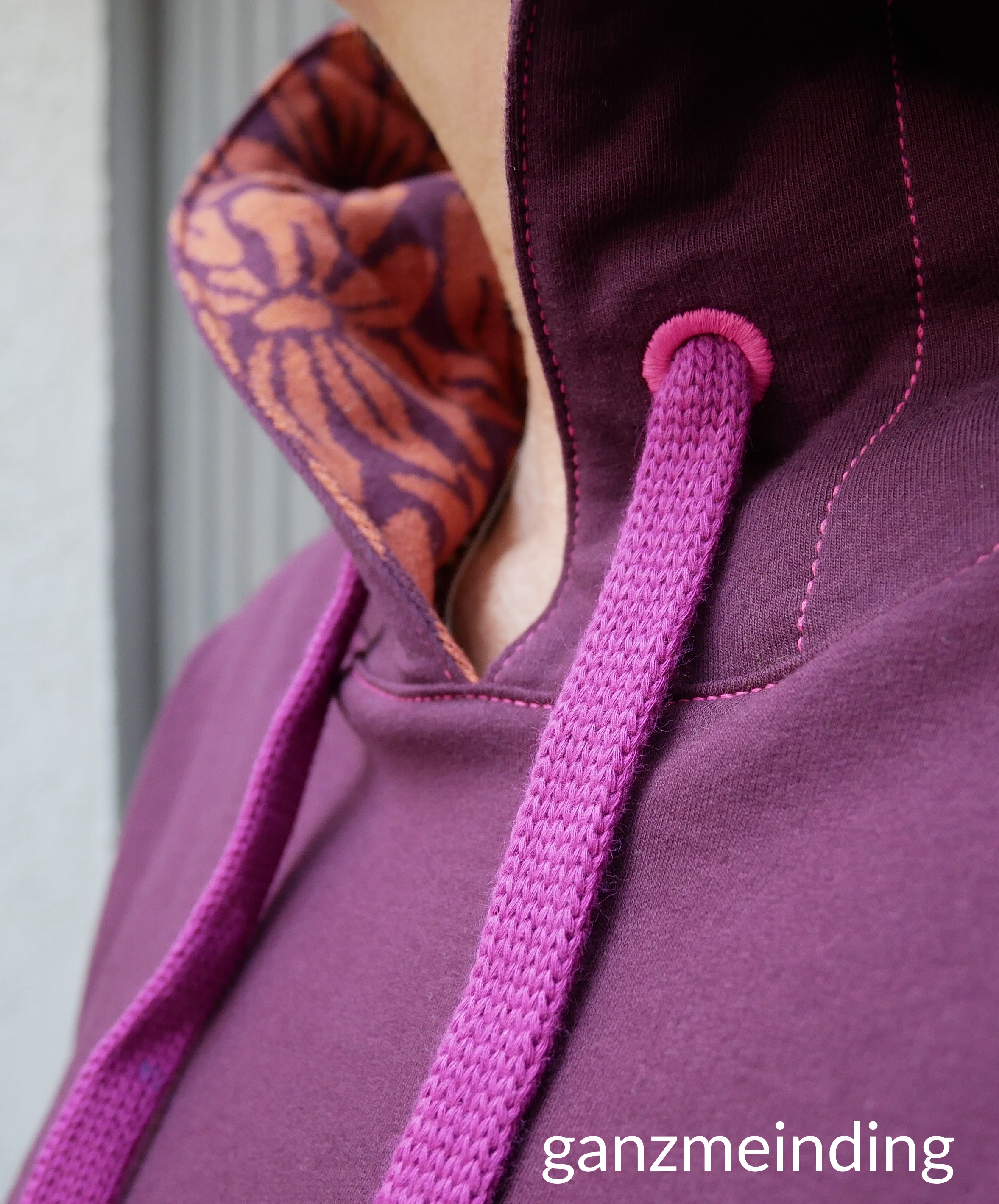 ganzmeinding: Flur Hello Heidi Fabrics, Hoodie 01 die Komplizin 07