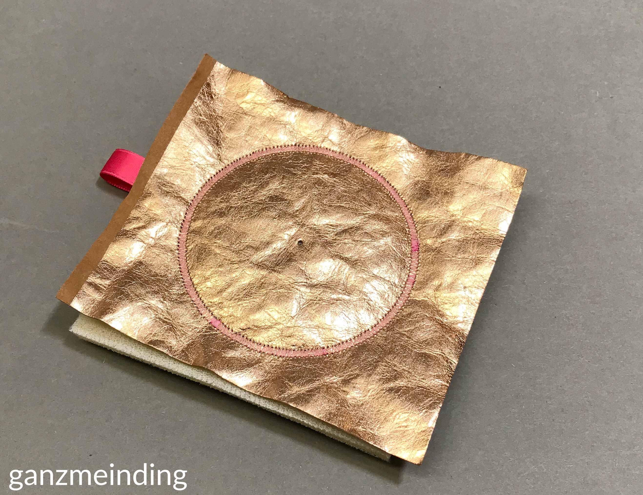 ganzmeinding: Free Tutorial Taschenbaumler Kreisstickapparat Bernina 23