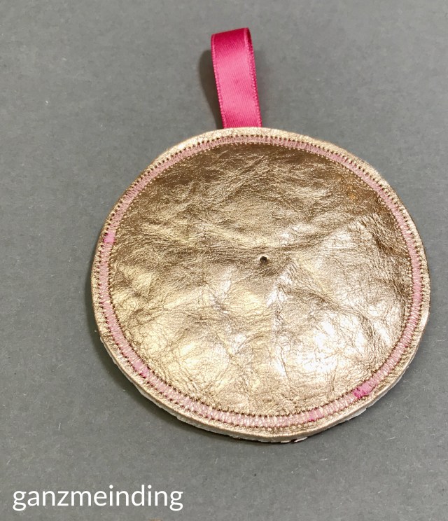 ganzmeinding: Free Tutorial Taschenbaumler Kreisstickapparat Bernina 27