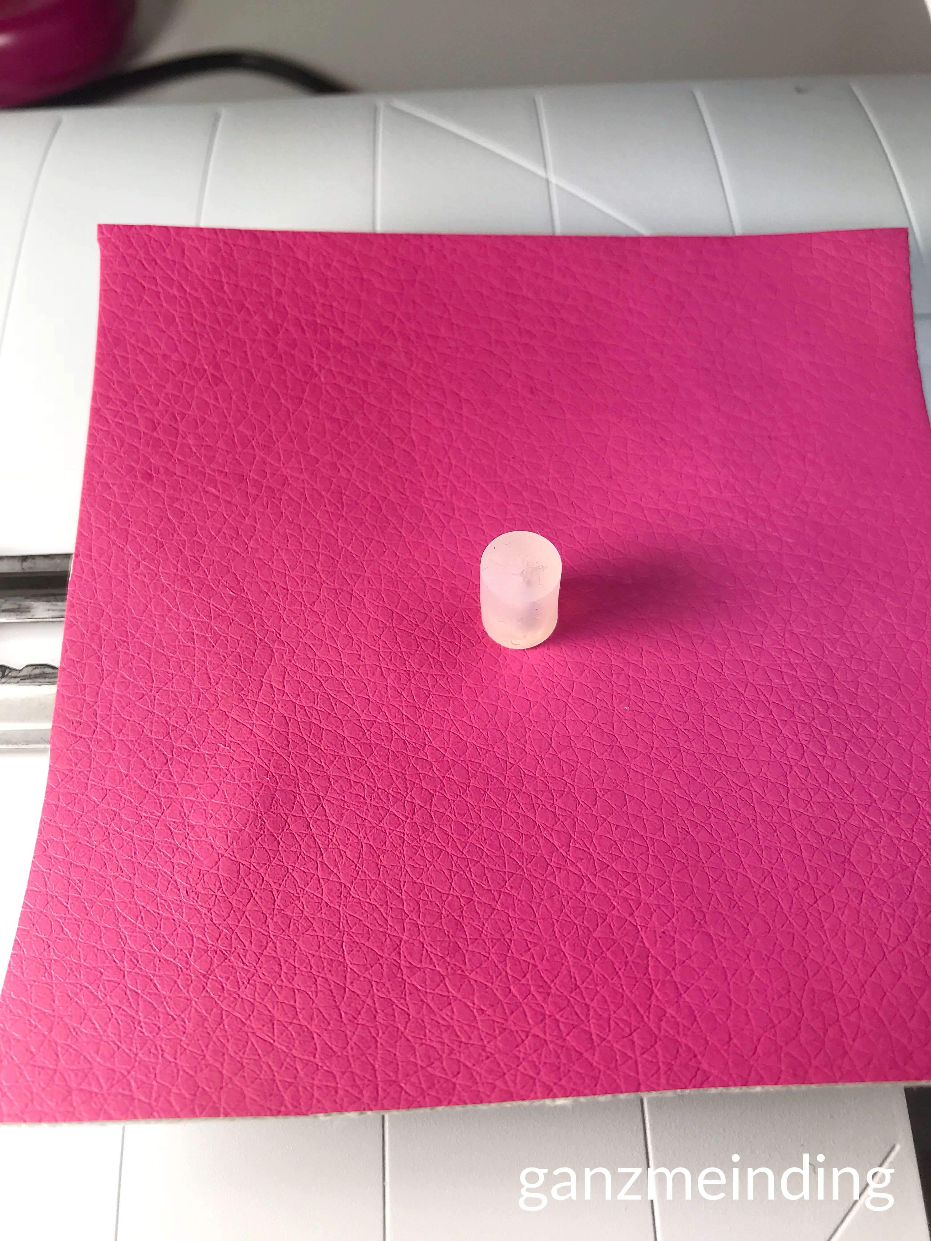 ganzmeinding: Free Tutorial Taschenbaumler Kreisstickapparat Bernina 13