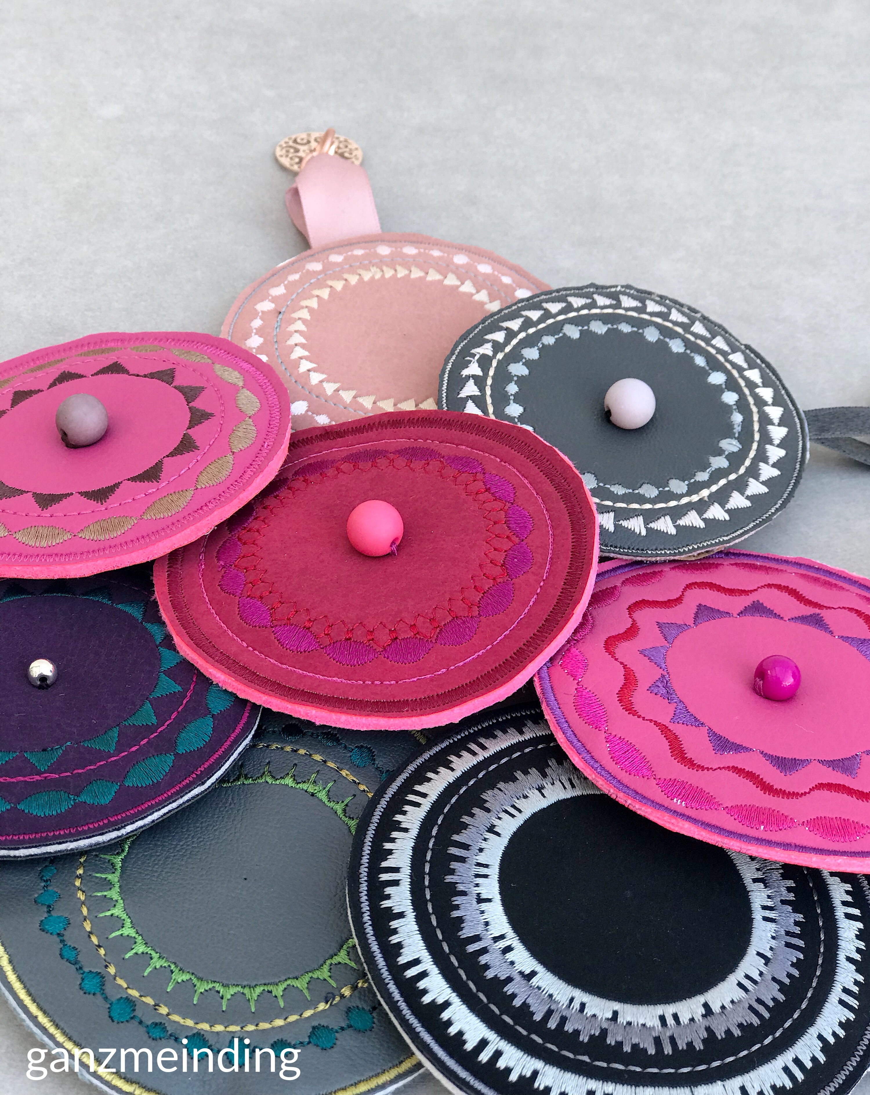 ganzmeinding: Free Tutorial Taschenbaumler Kreisstickapparat Bernina 35