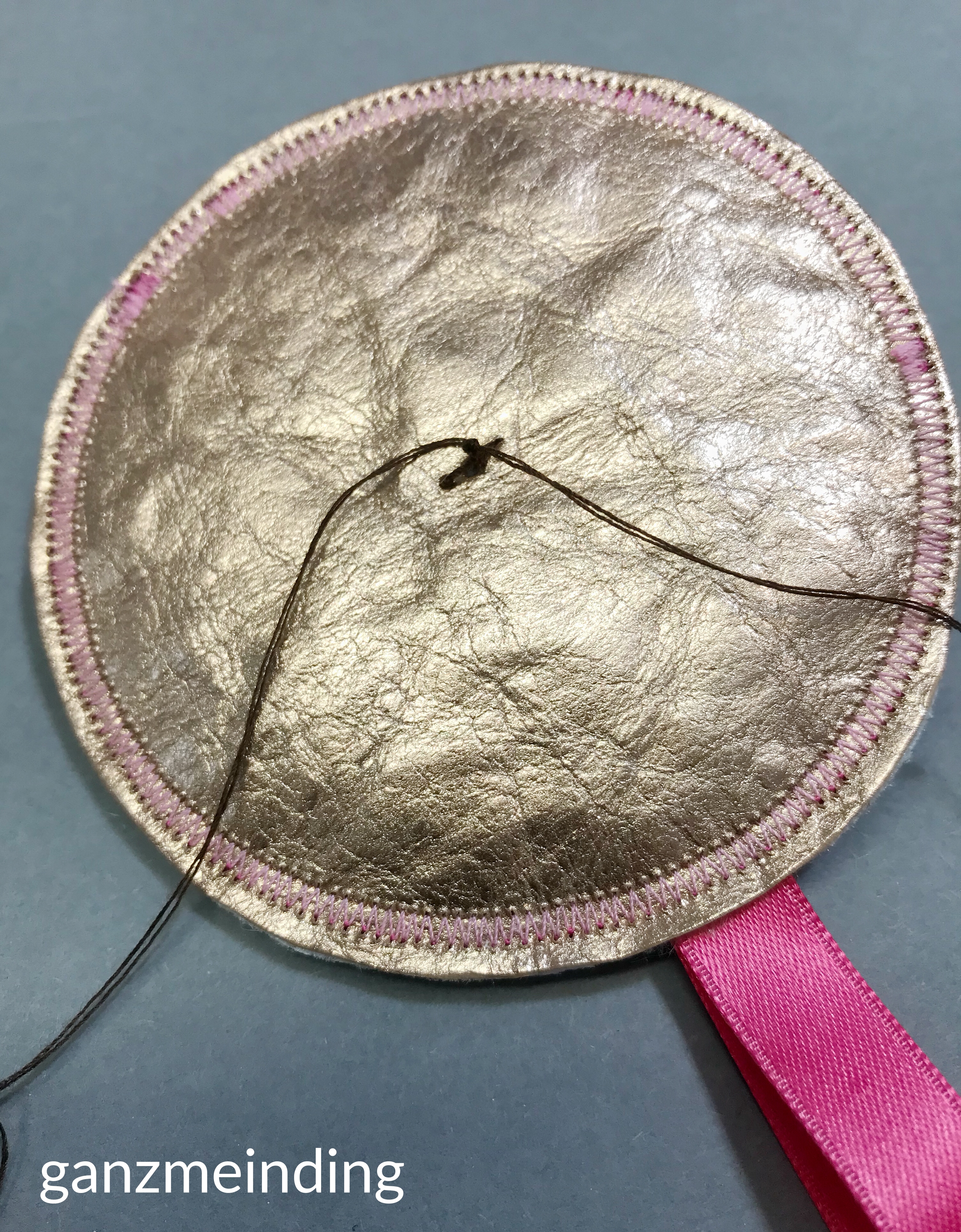 ganzmeinding: Free Tutorial Taschenbaumler Kreisstickapparat Bernina 30