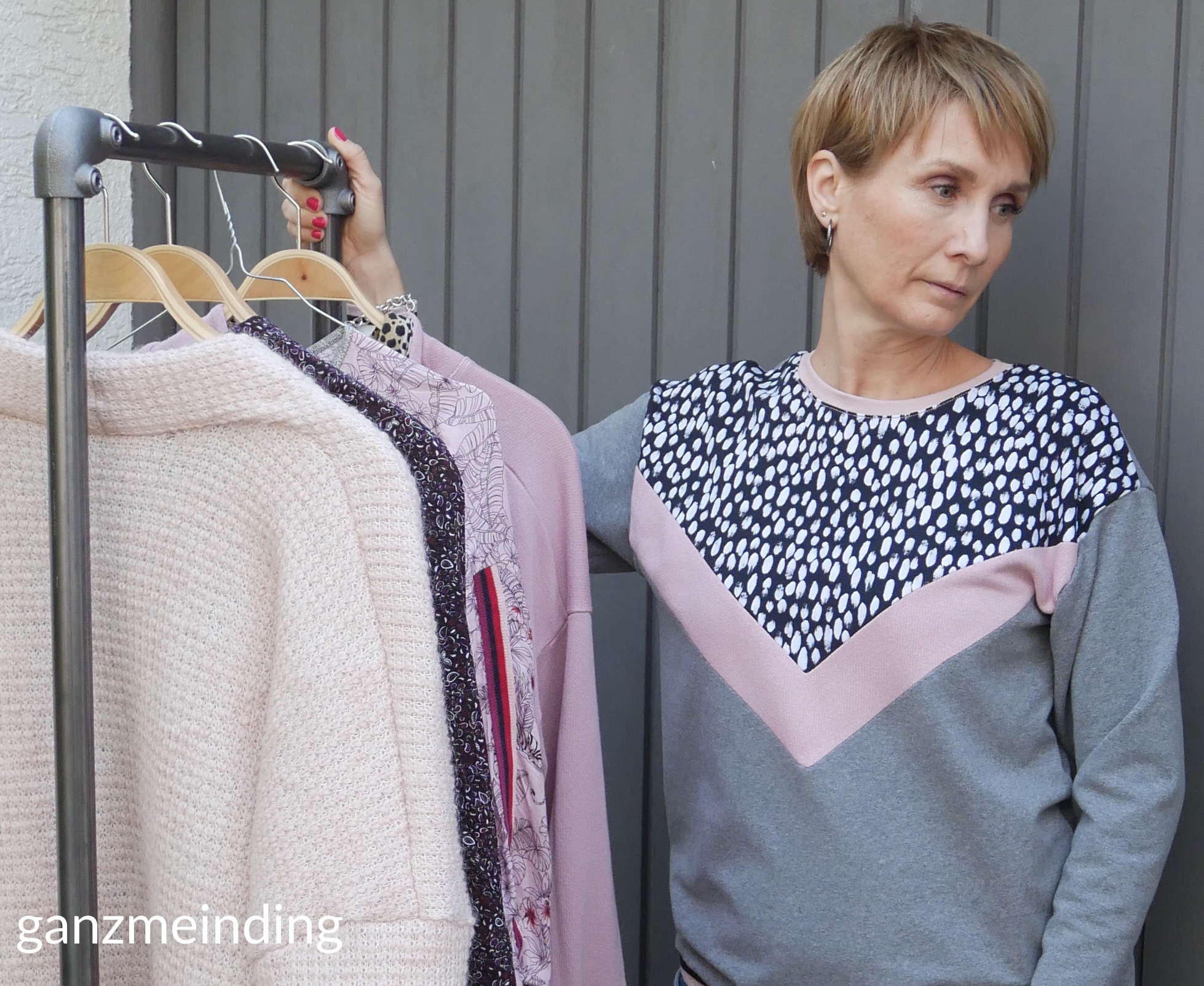 ganzmeinding: Frau Luise Hedi näht, Kleiderständer von Ziito 06