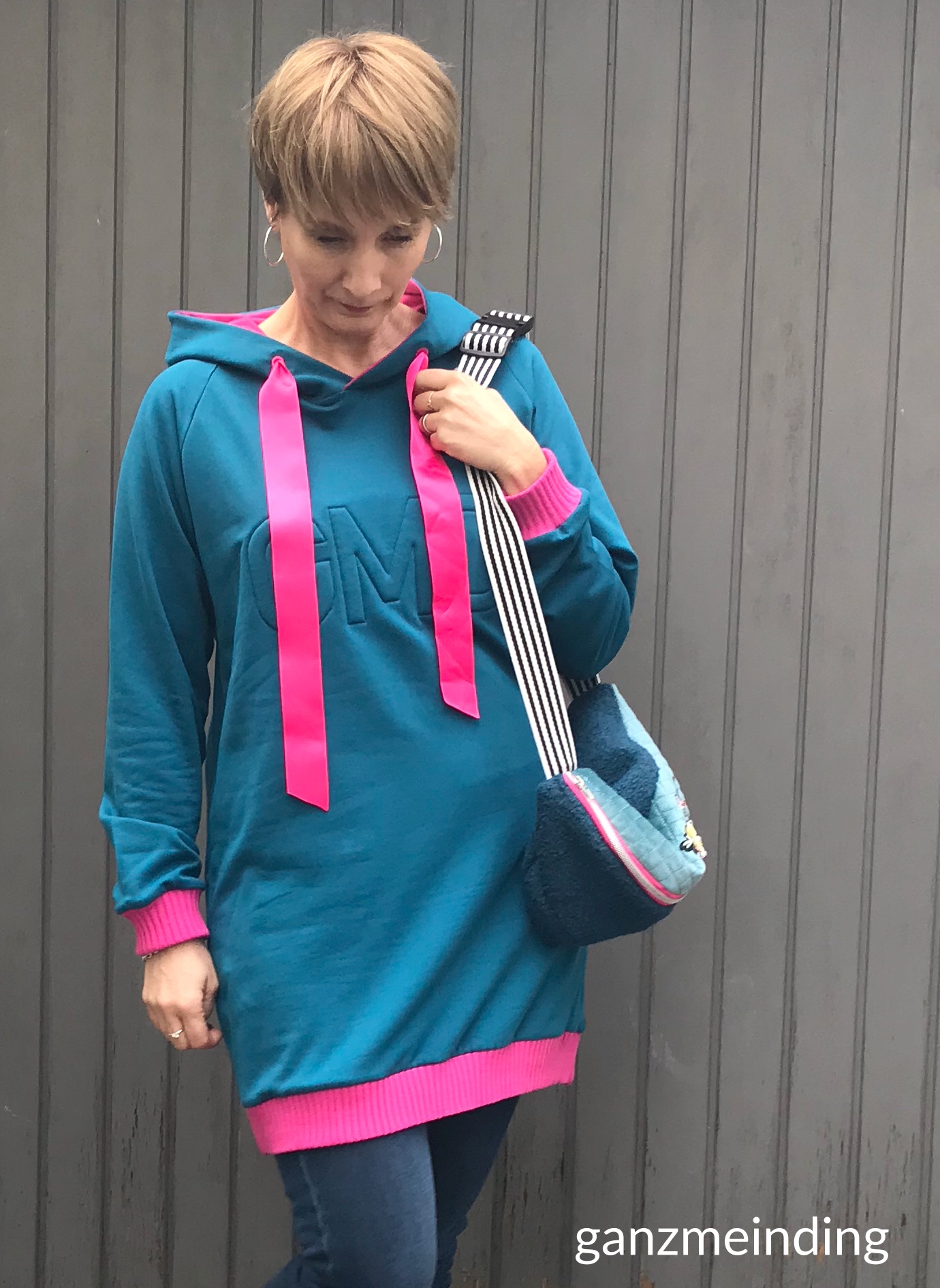 ganzmeinding: Hoodie mit 3D-Schriftzug Mix and Match Ki-ba-doo 02