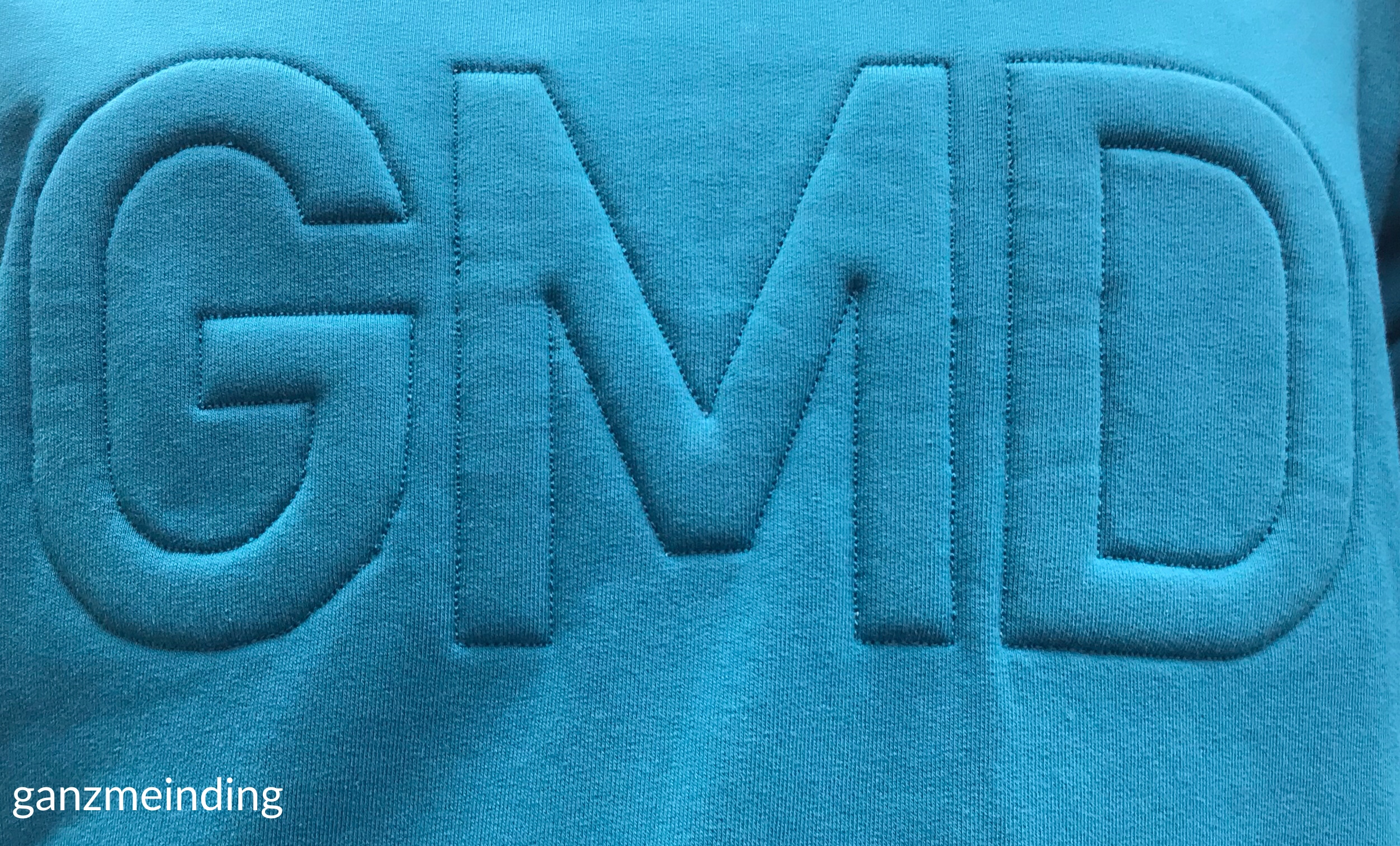 ganzmeinding: Hoodie mit 3D-Schriftzug Mix and Match Ki-ba-doo 05