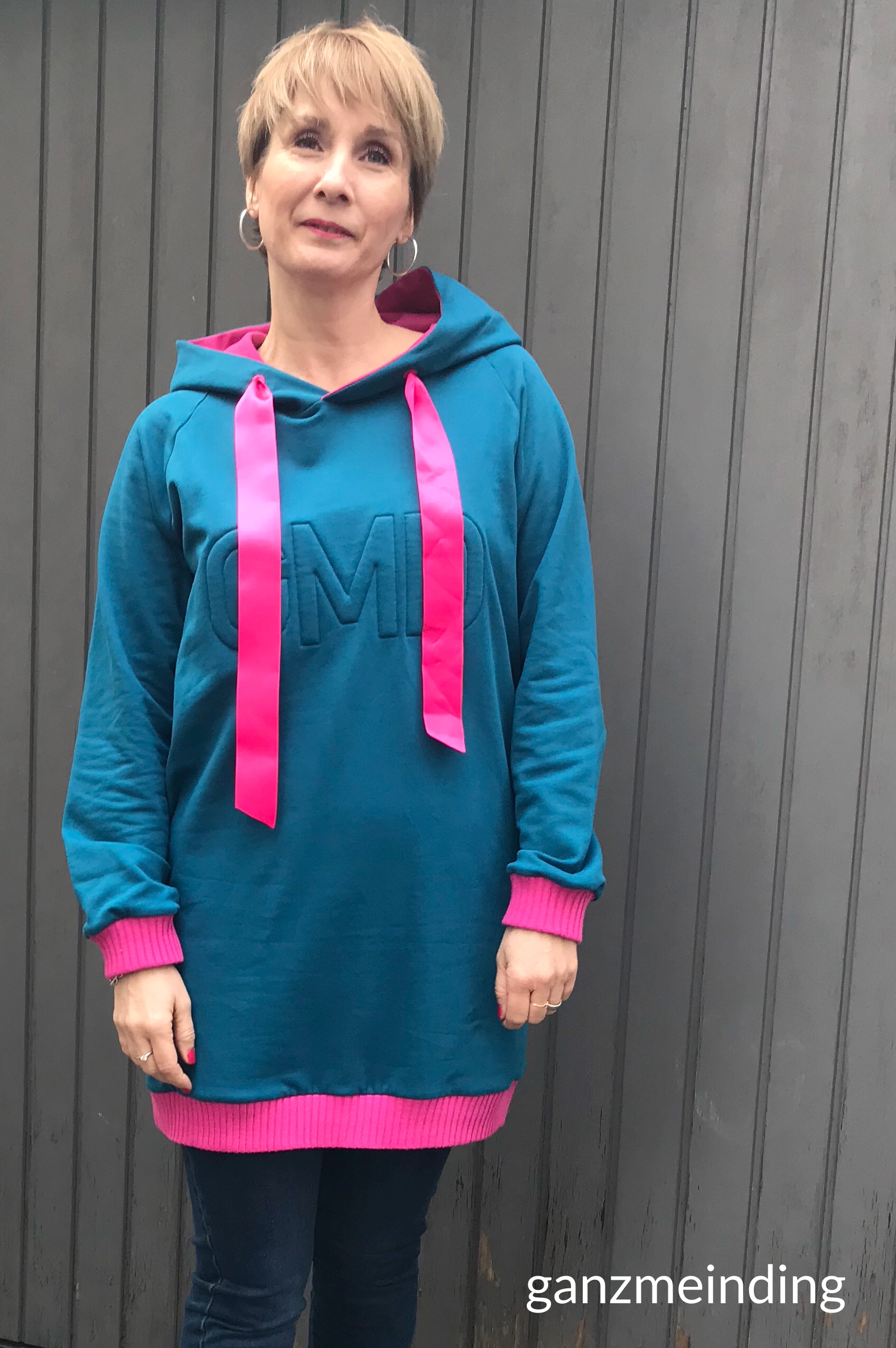 ganzmeinding: Hoodie mit 3D-Schriftzug Mix and Match Ki-ba-doo 03