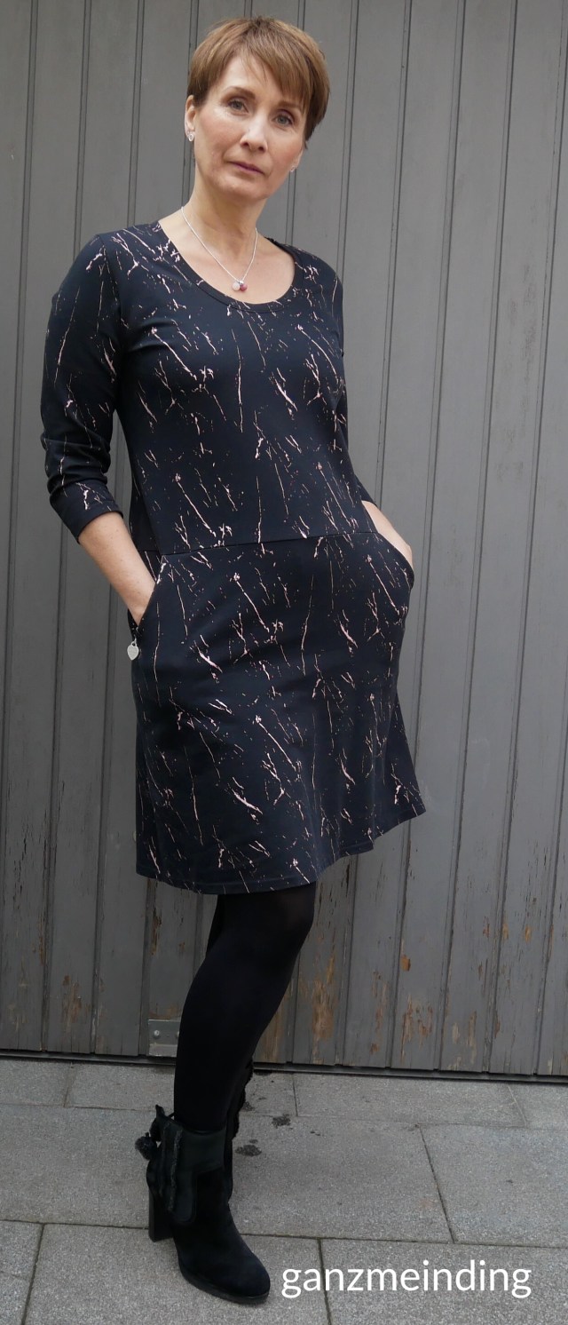 ganzmeinding: Frau Fannie studio schnittreif about blue fabrics blackslash 03