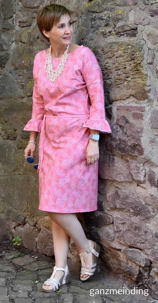 ganzmeinding: Dotties Coral Hello Heidi fabrics Frau Elly studio schnittreif Albstoffe 02